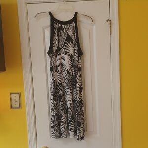 Old Navy Black and White Leaf Print Swing Dress
